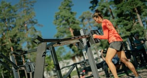 Enkel viktjustering på utomhusgym i stål