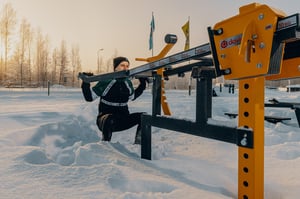 DAvid ulkokuntosalilaite hangessa Suomessa